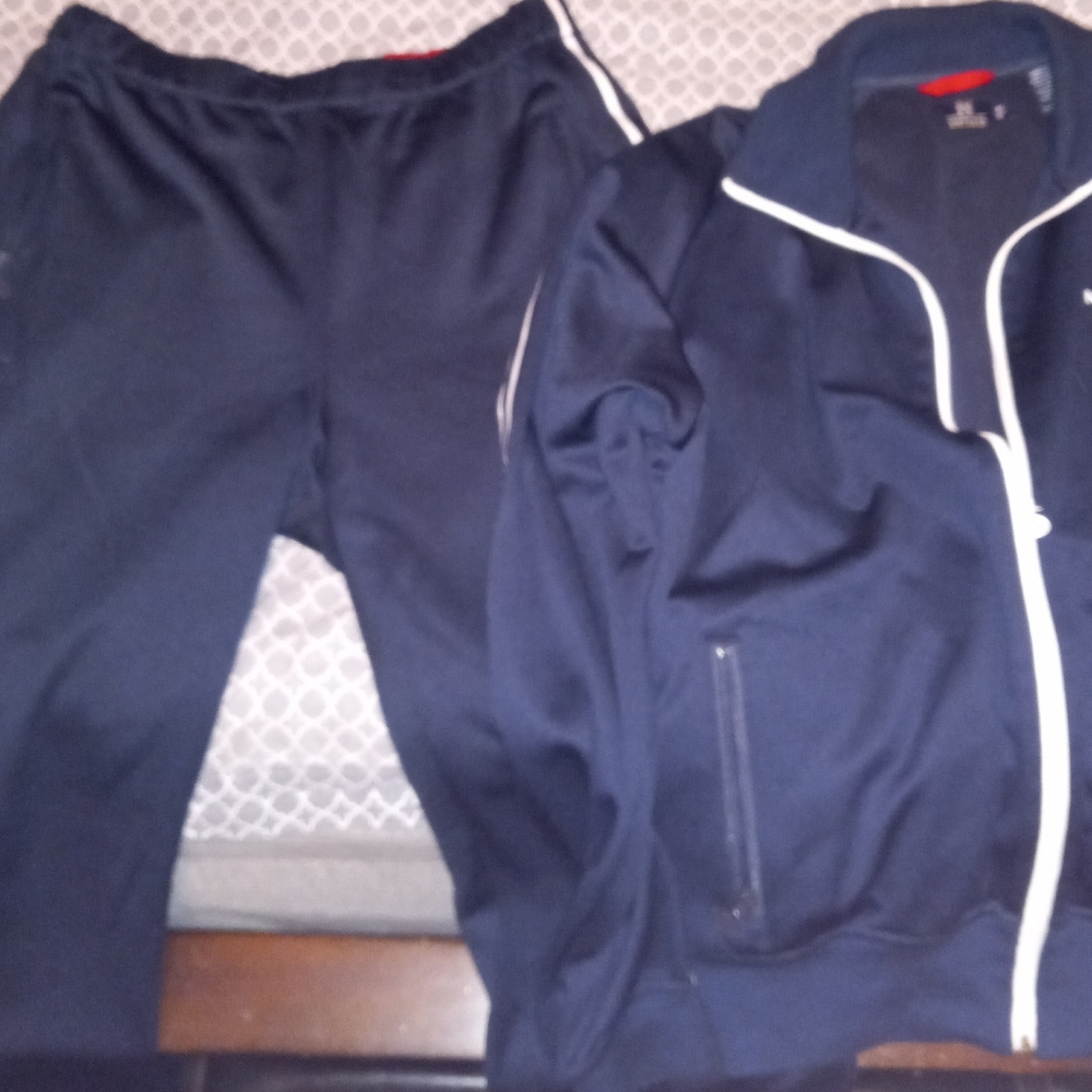 Nautica Sweat Suit